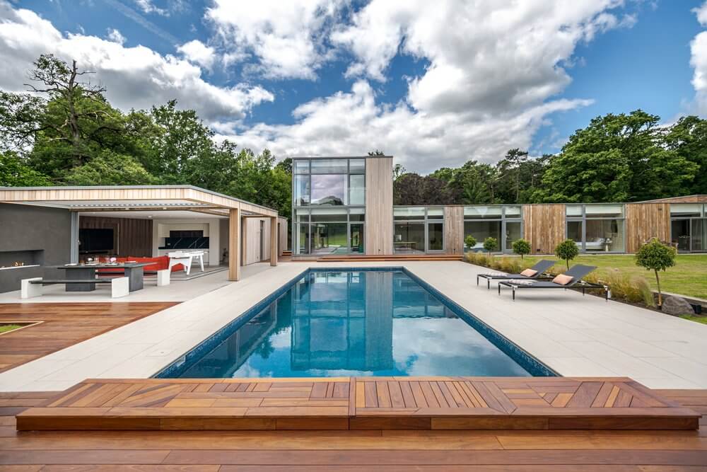 Make a splash! Shoot locations with outdoor swimming pools